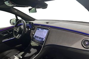 Mercedes EQE43 SUV bild 9