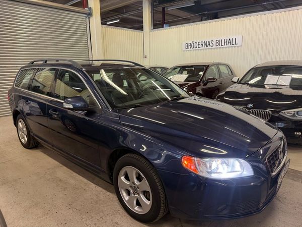 Volvo V70 2.5FT Momentum/ Keyless/ Dragkrok/ Motorvärmare - 2010