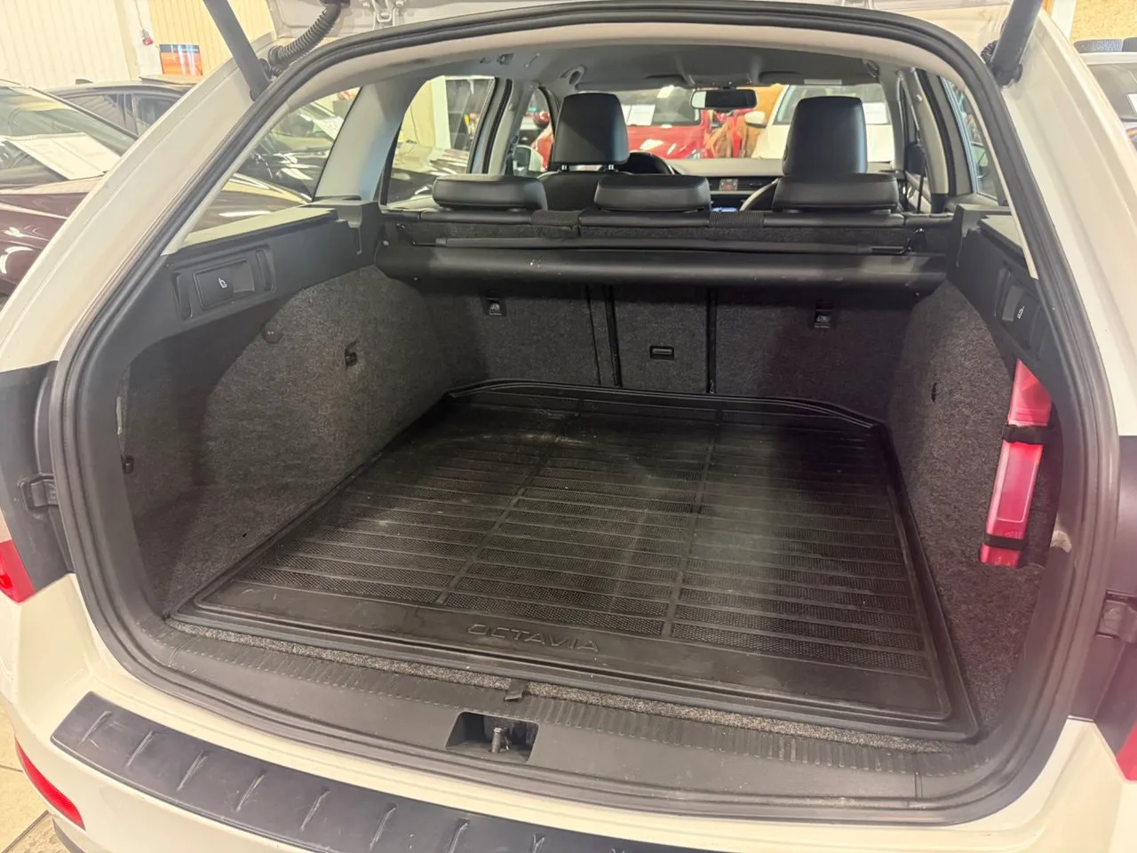 Vehicle image 13