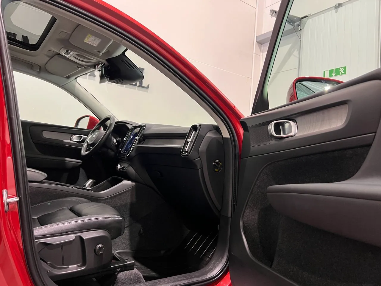 Vehicle image 25