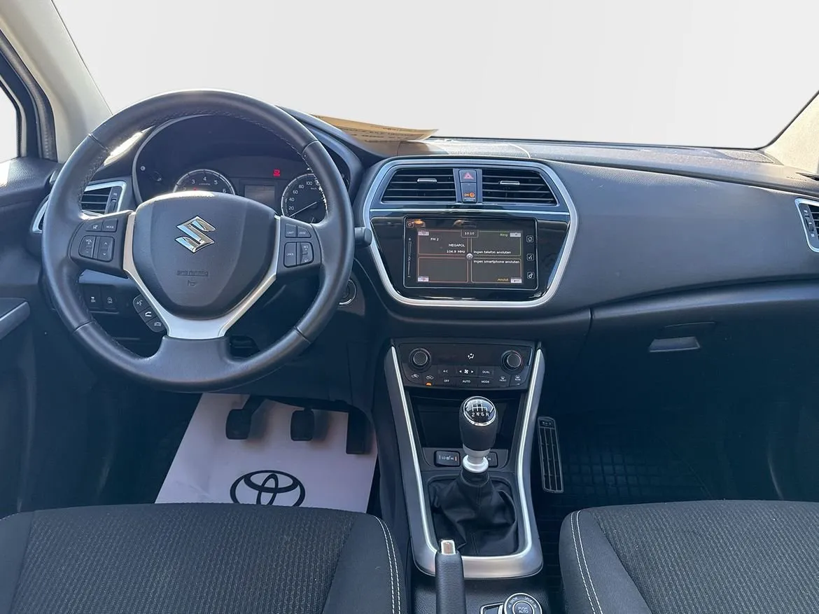 Vehicle image 7