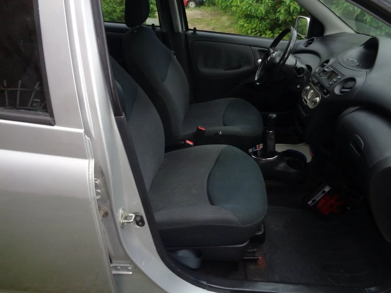 Vehicle image 24