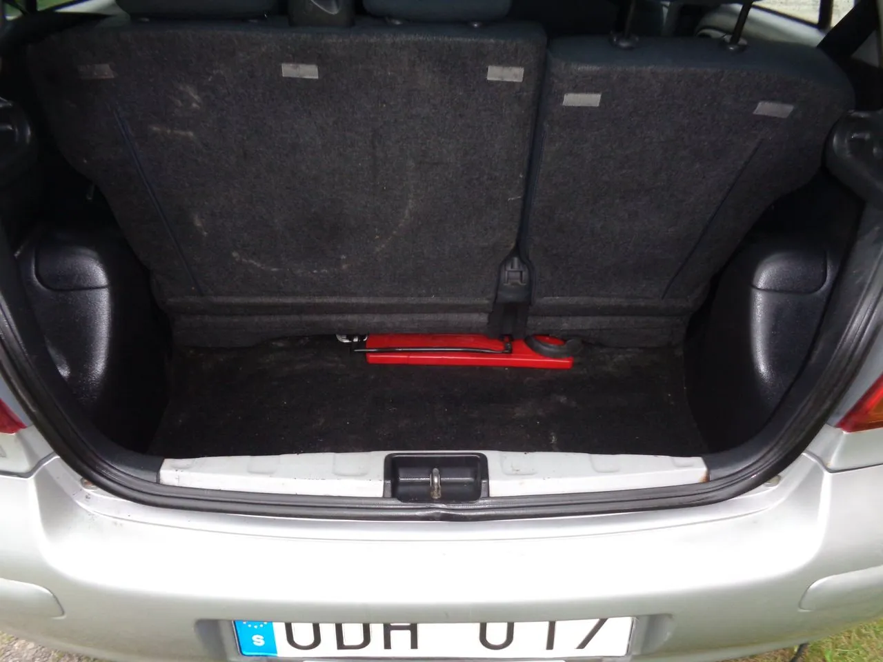 Vehicle image 30