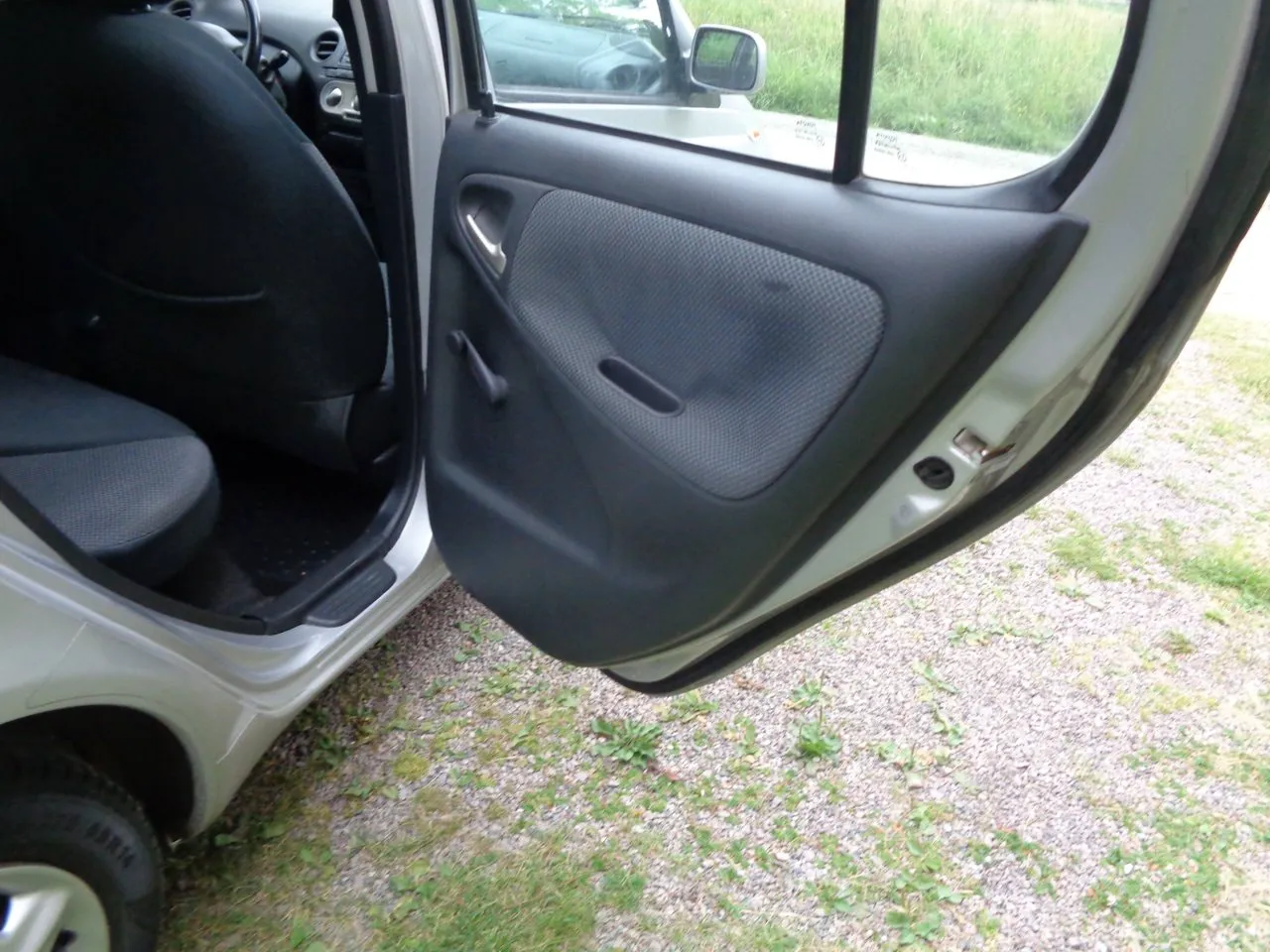 Vehicle image 25