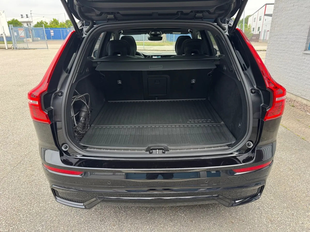 Vehicle image 20