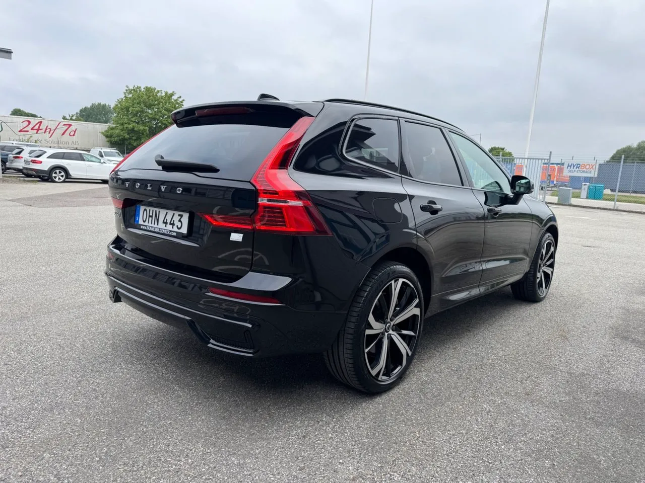 Vehicle image 5