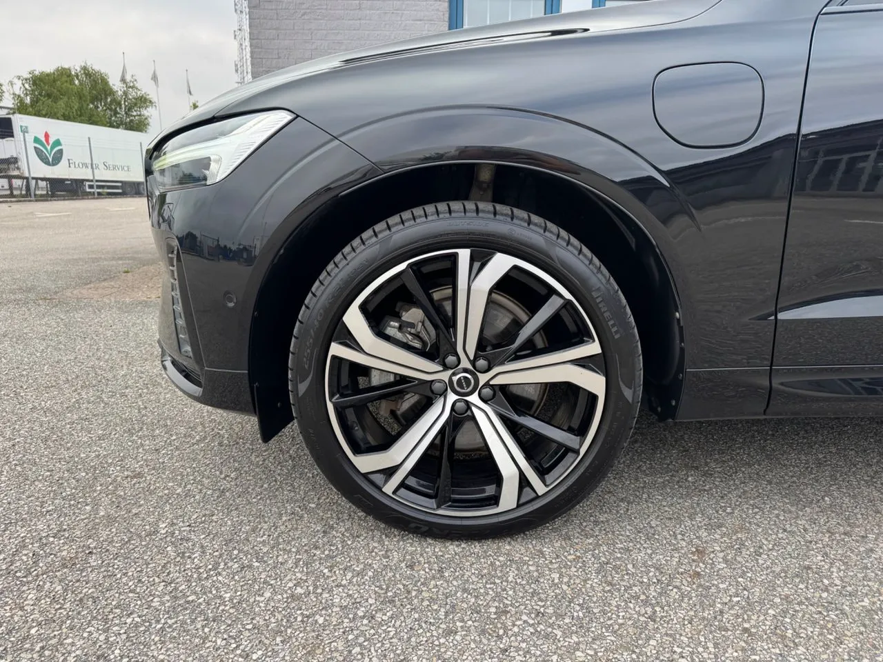 Vehicle image 7