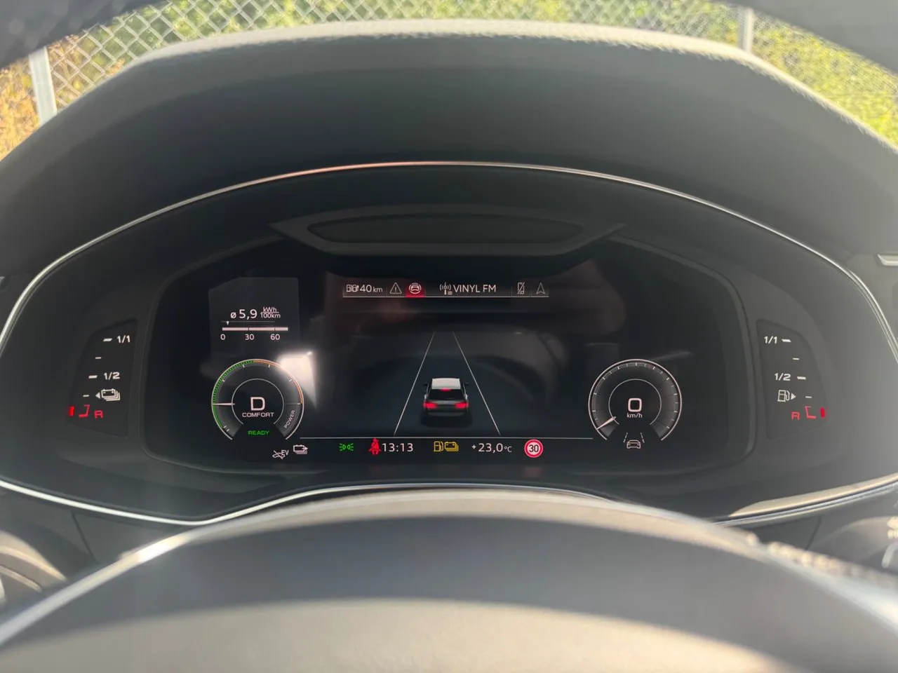 Vehicle image 14