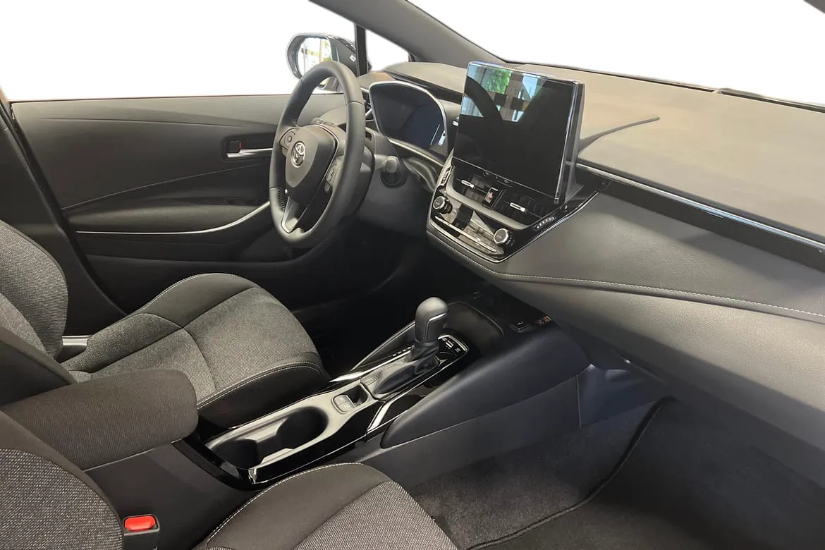 Vehicle image 16