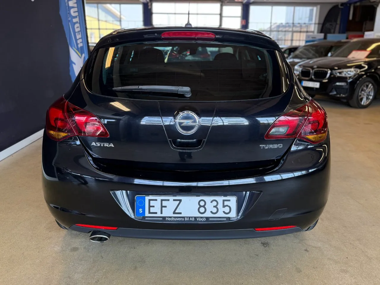 Vehicle image 5