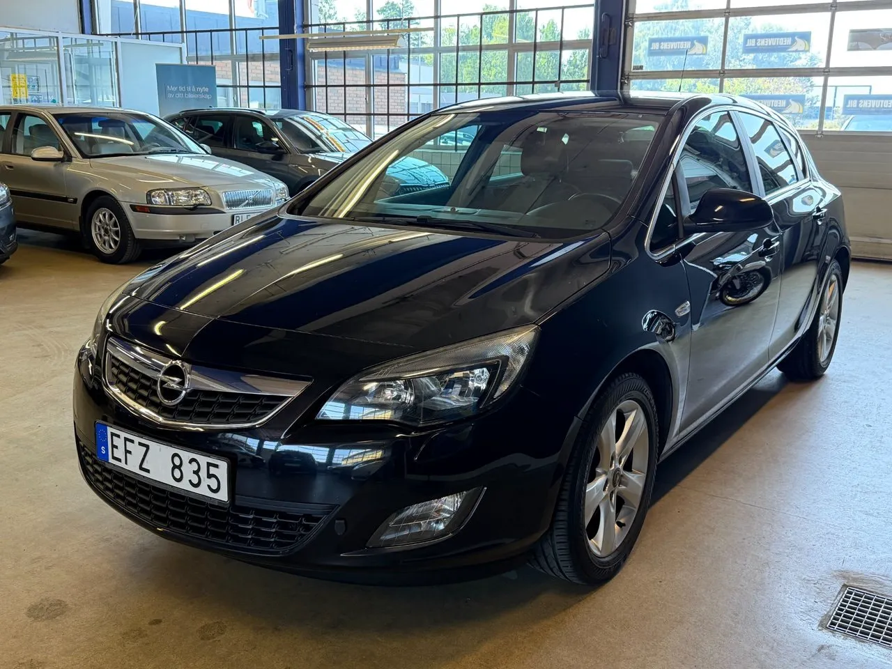Vehicle image 1