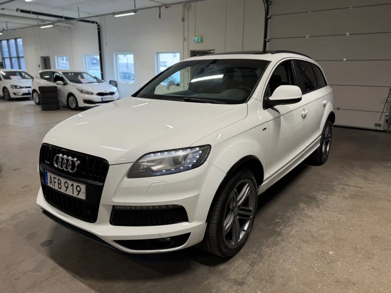 Vehicle image 7