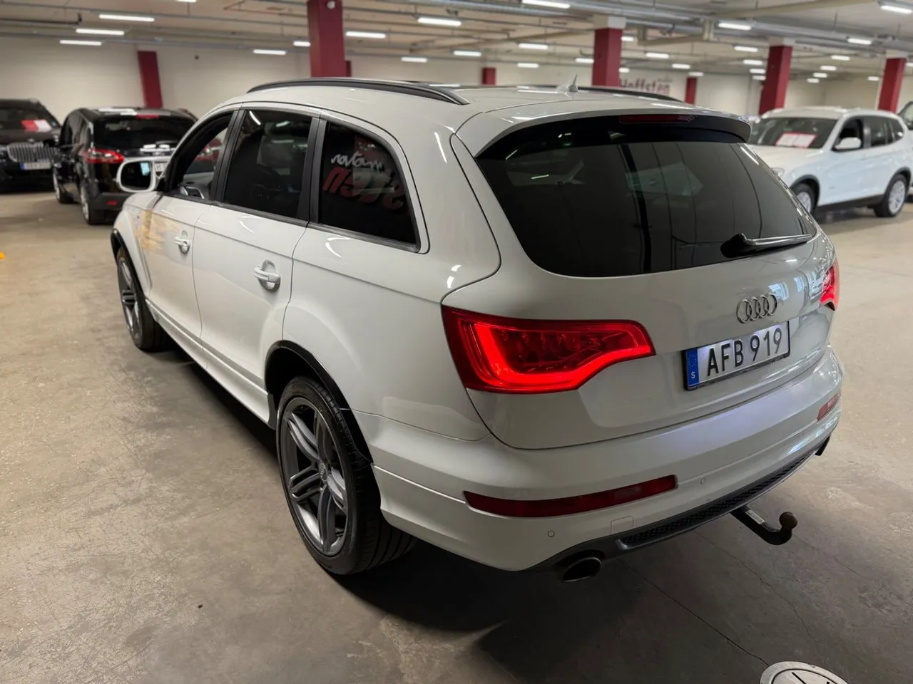 Vehicle image 6