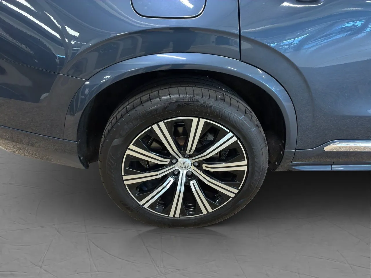 Vehicle image 21