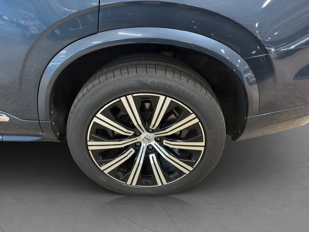 Vehicle image 20