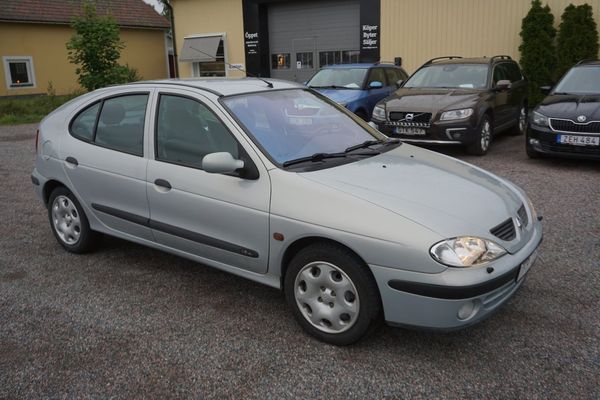 Renault Megane 1.6 Authentique 7100mil - 2002
