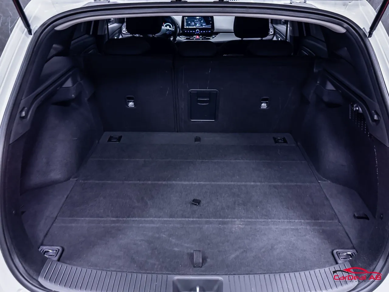 Vehicle image 16