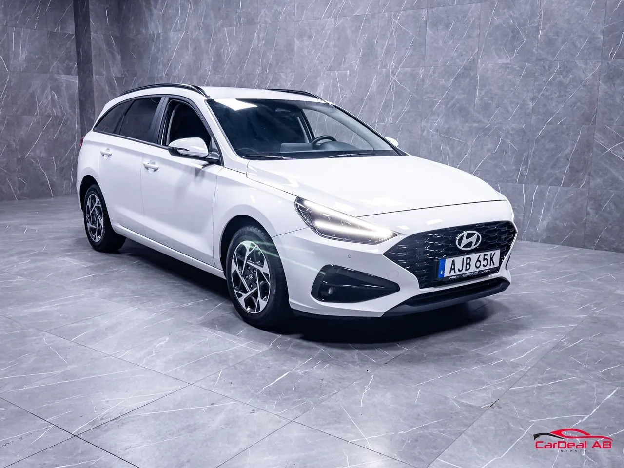 Vehicle image 8