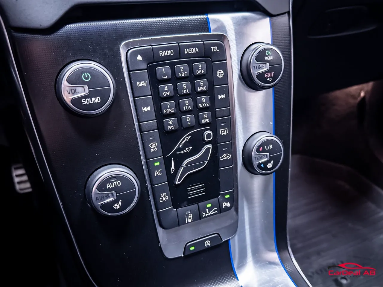 Vehicle image 24