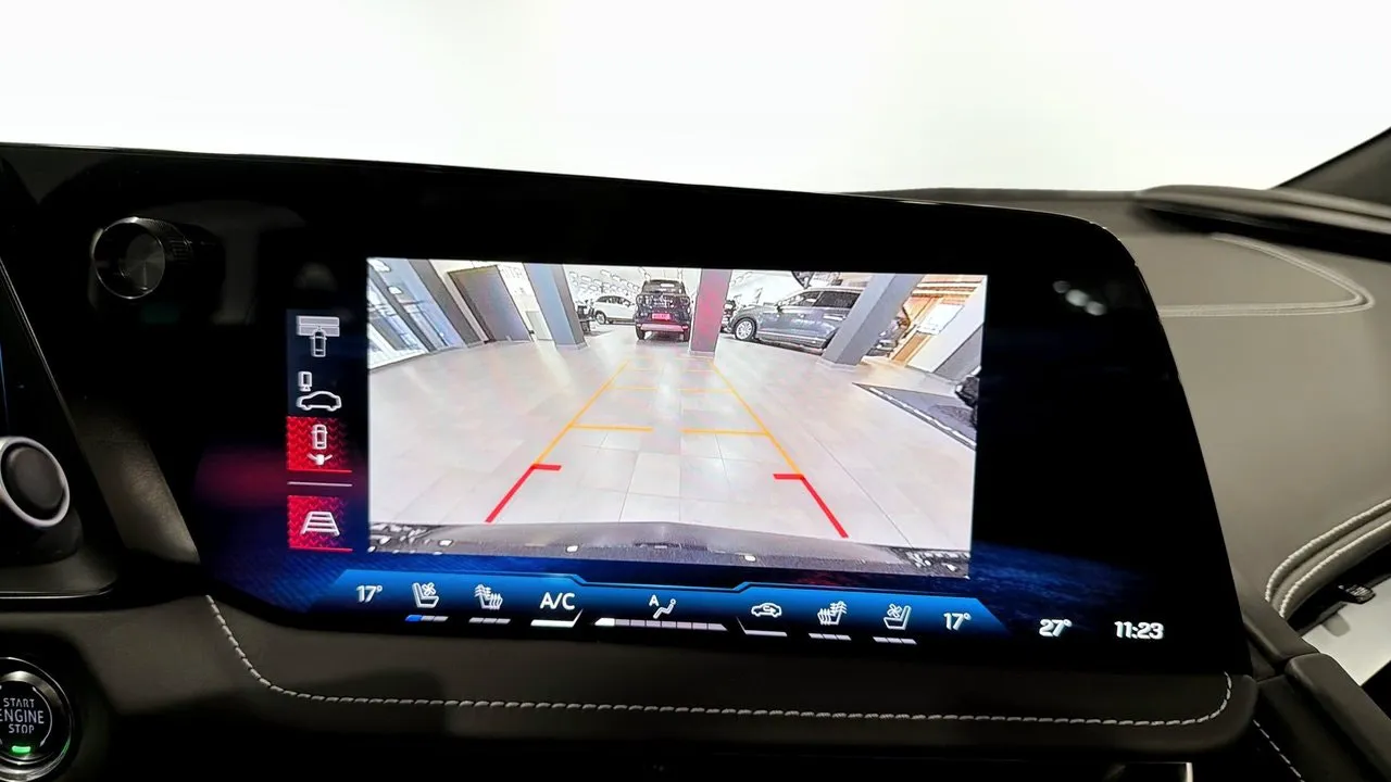 Vehicle image 16