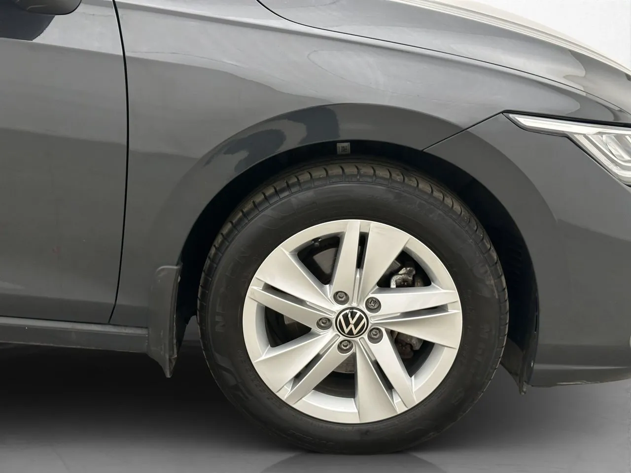 Vehicle image 30