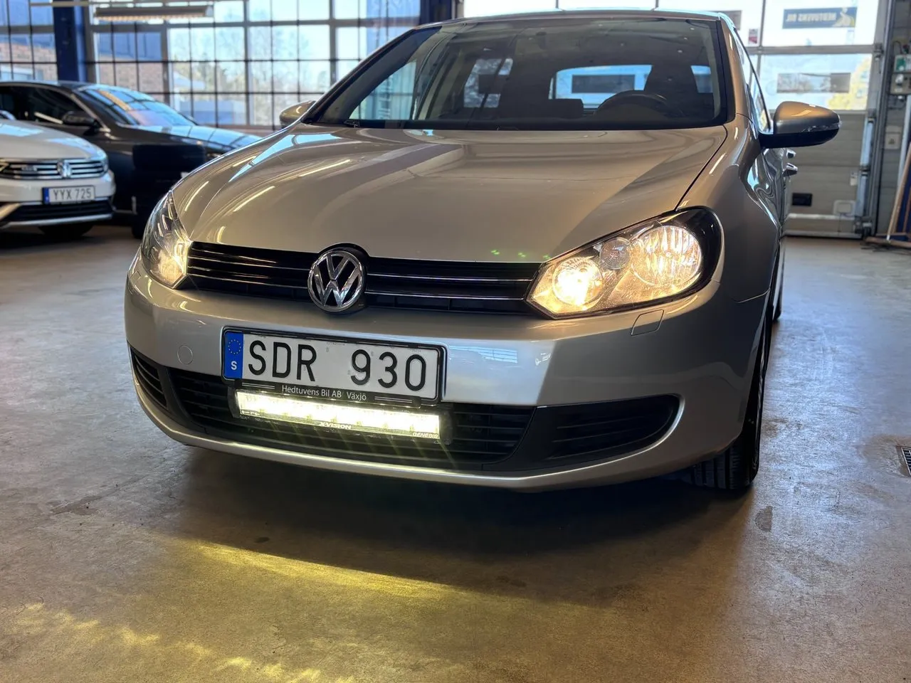Vehicle image 8