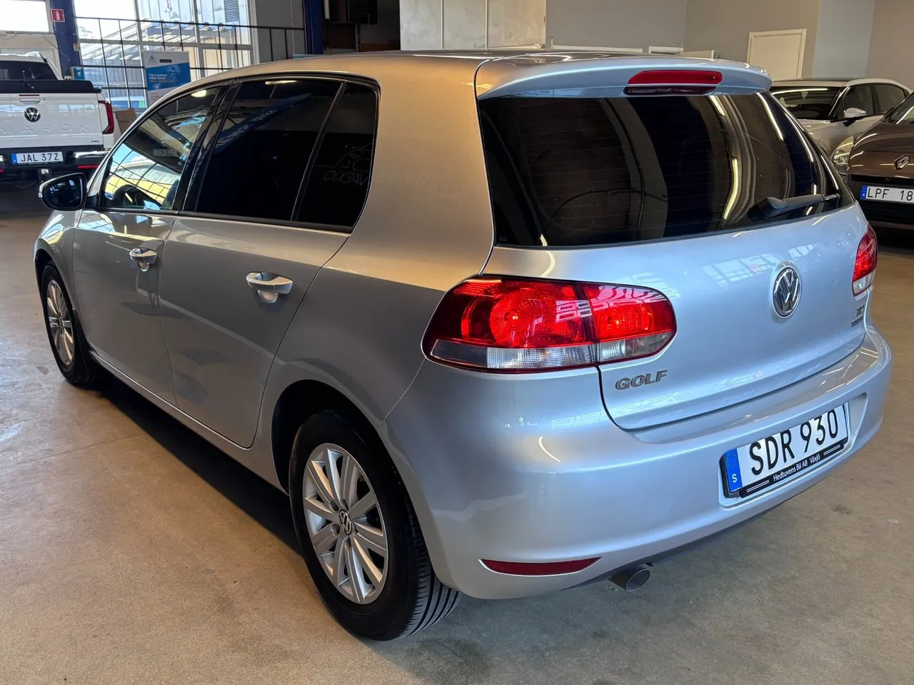 Vehicle image 6