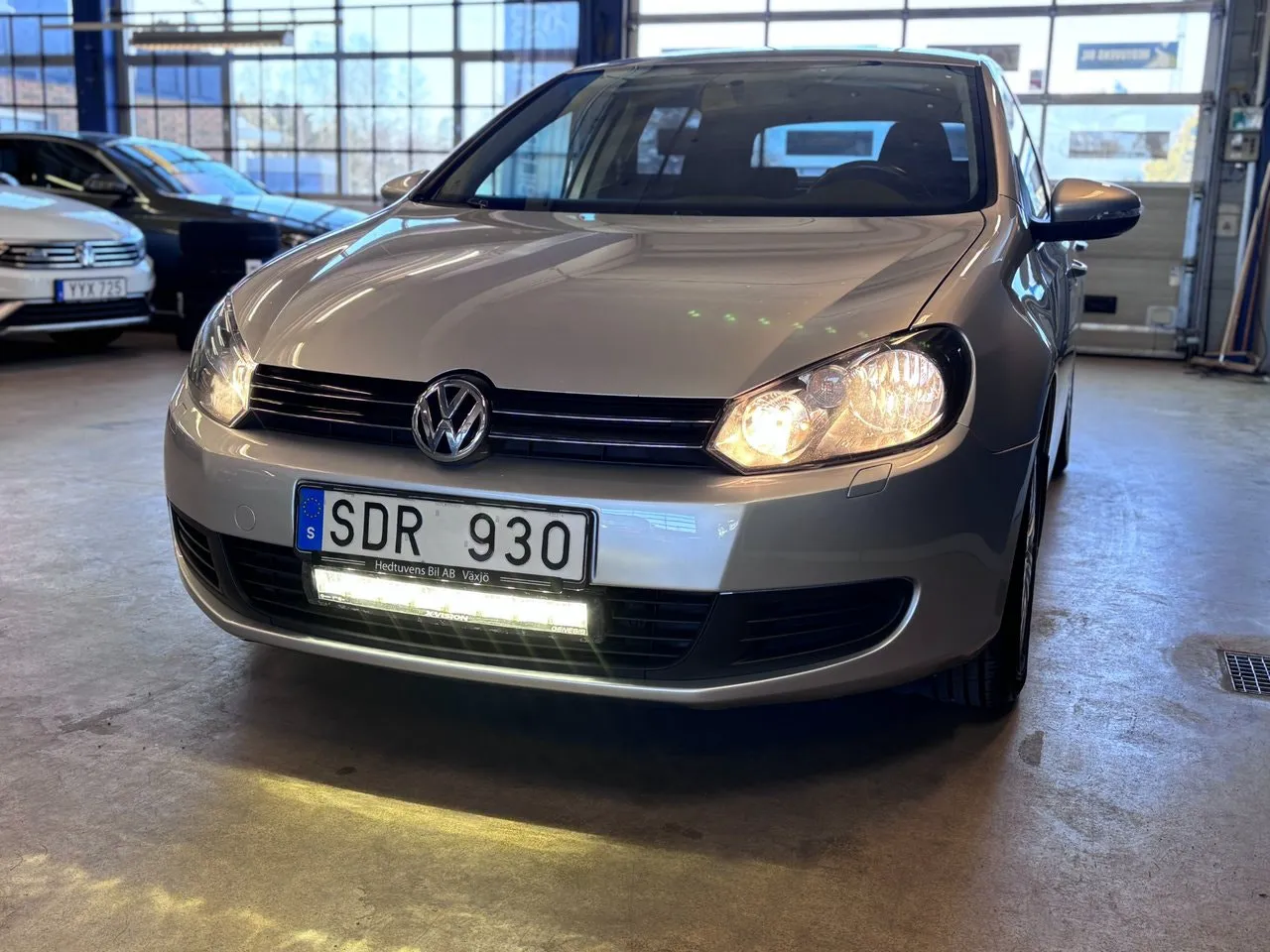 Vehicle image 9