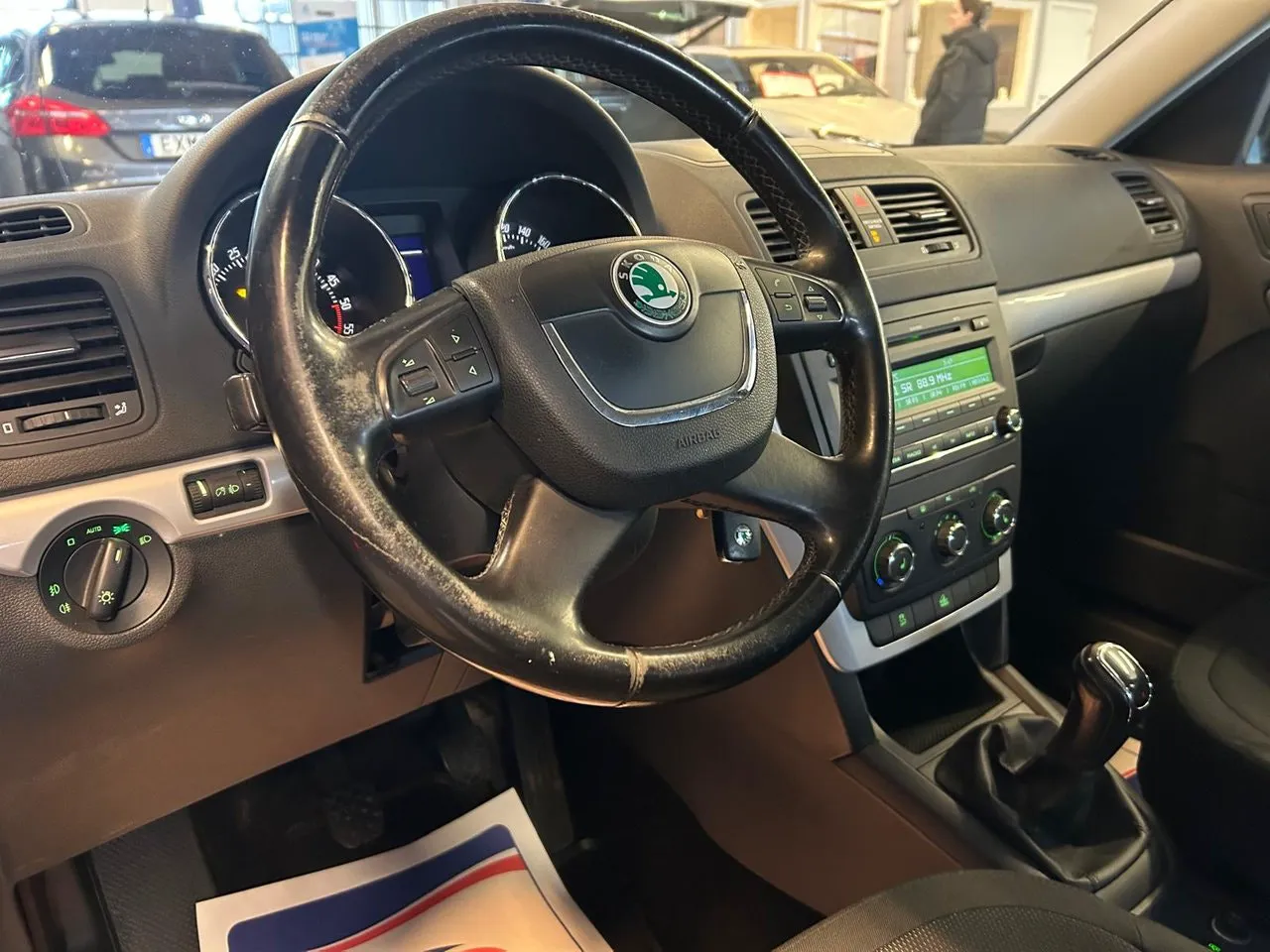 Vehicle image 13