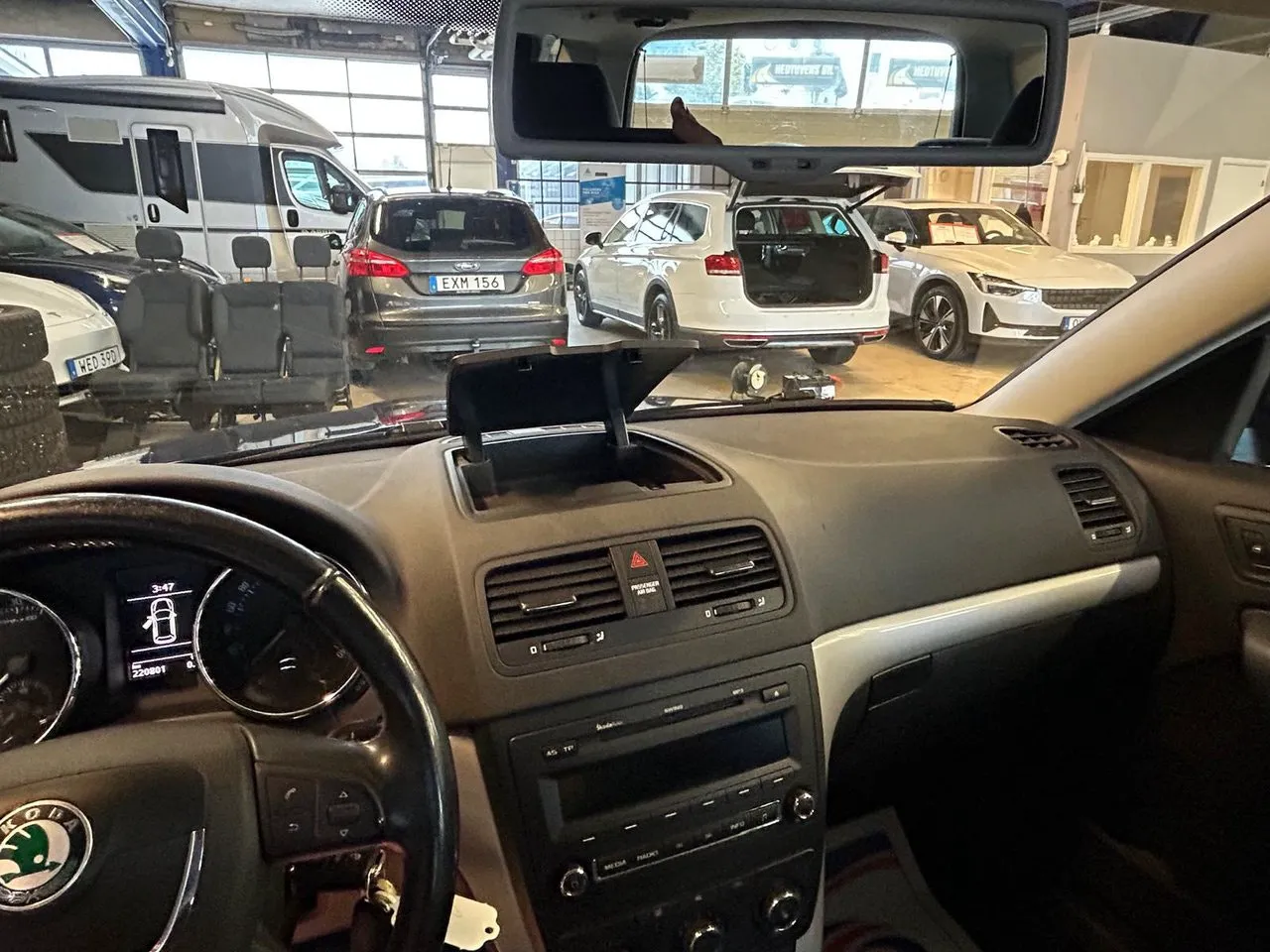 Vehicle image 11