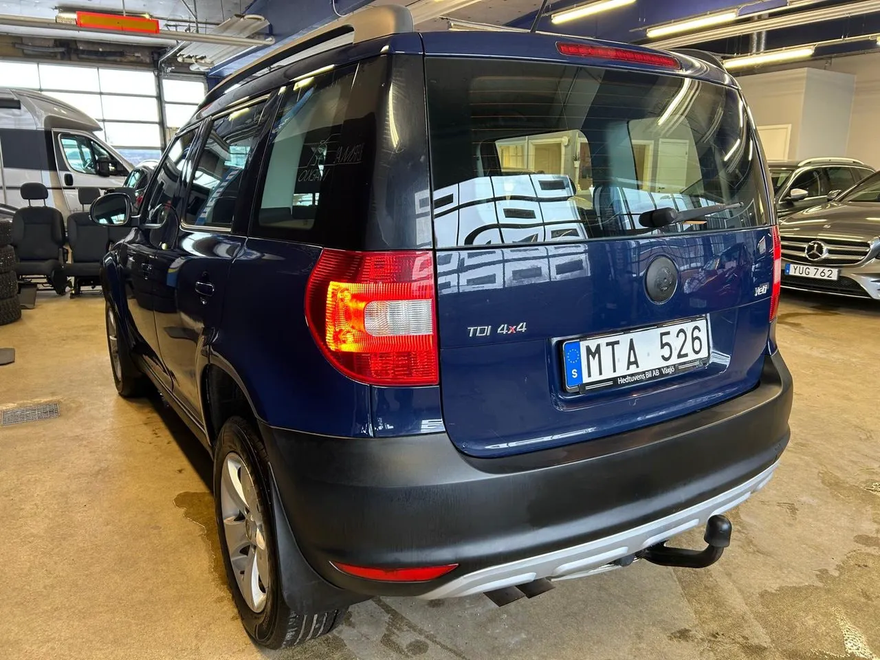 Vehicle image 8