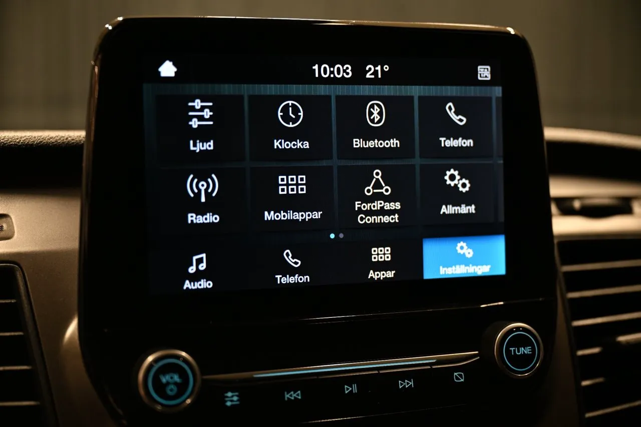 Vehicle image 18