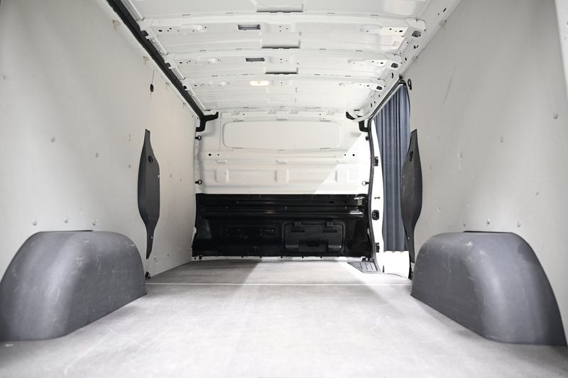 Nissan NV300 bild 8