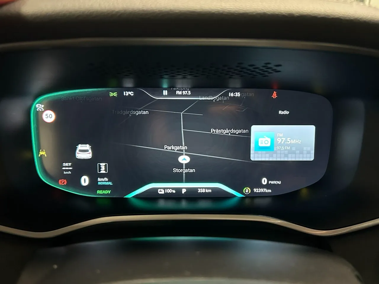 Vehicle image 17