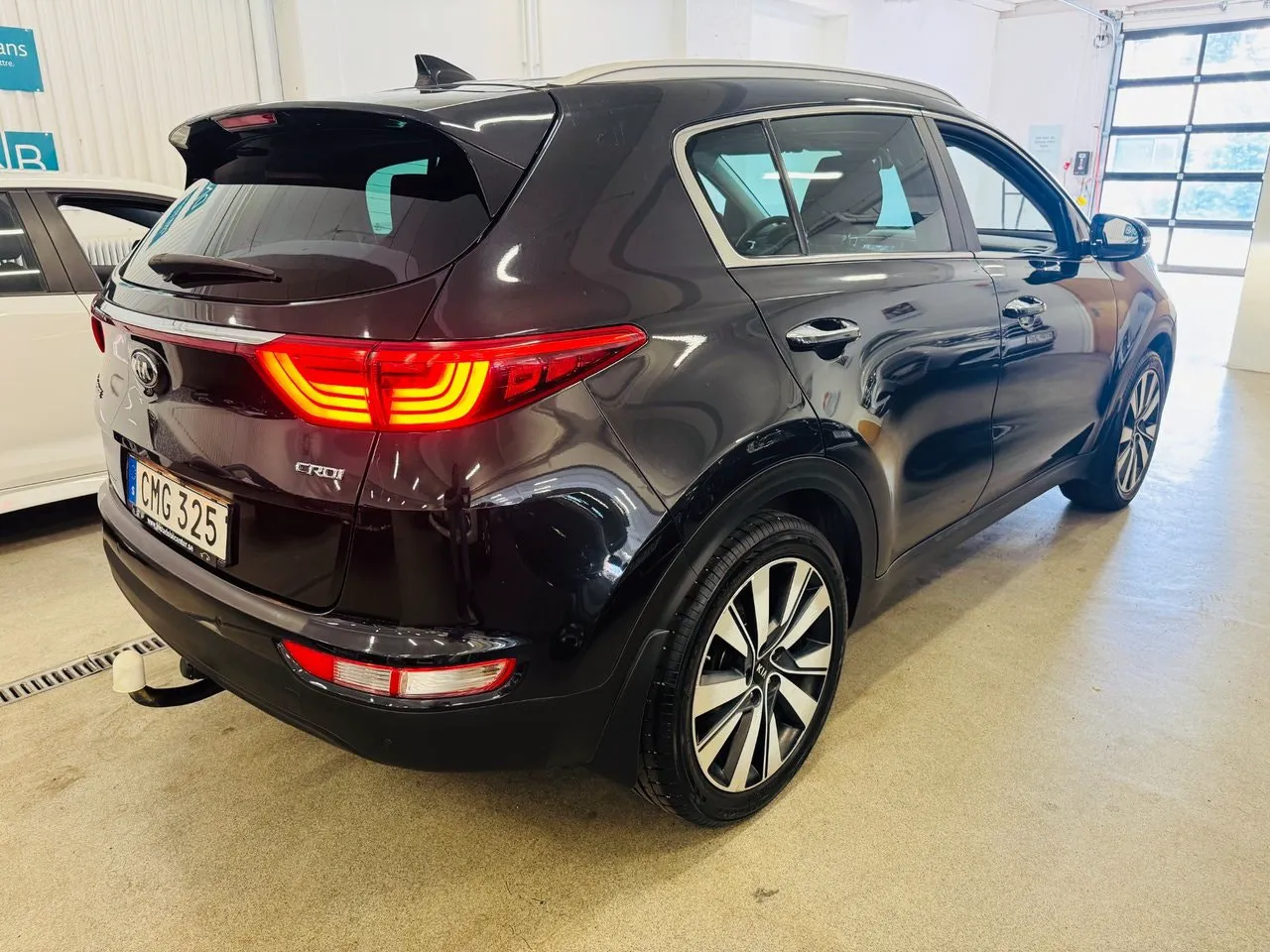 Vehicle image 14
