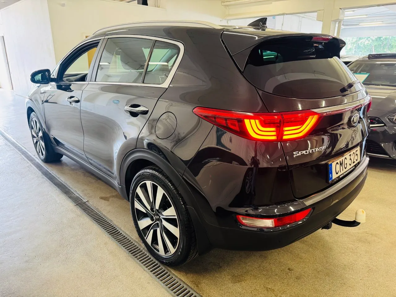 Vehicle image 15