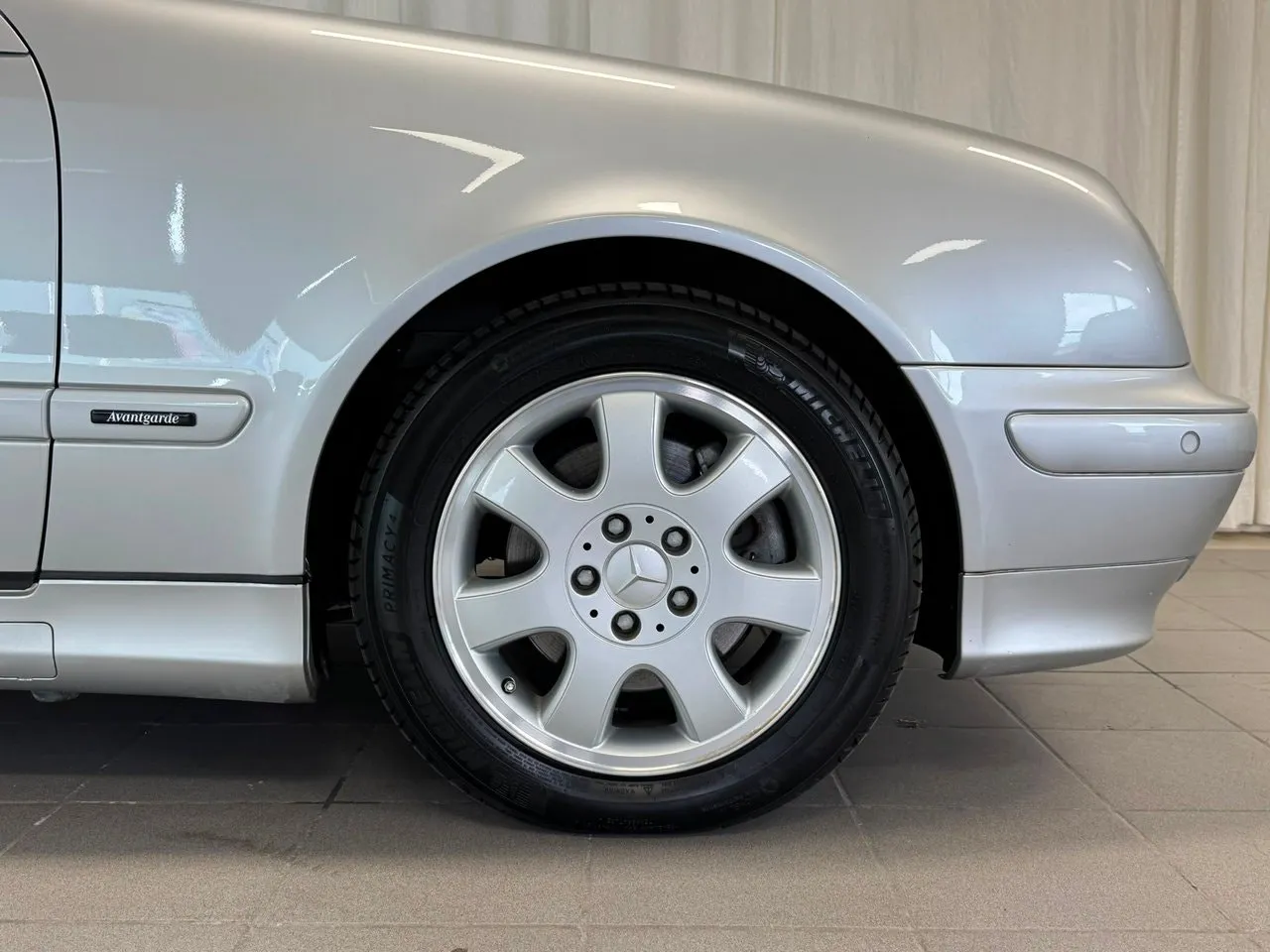 Vehicle image 23