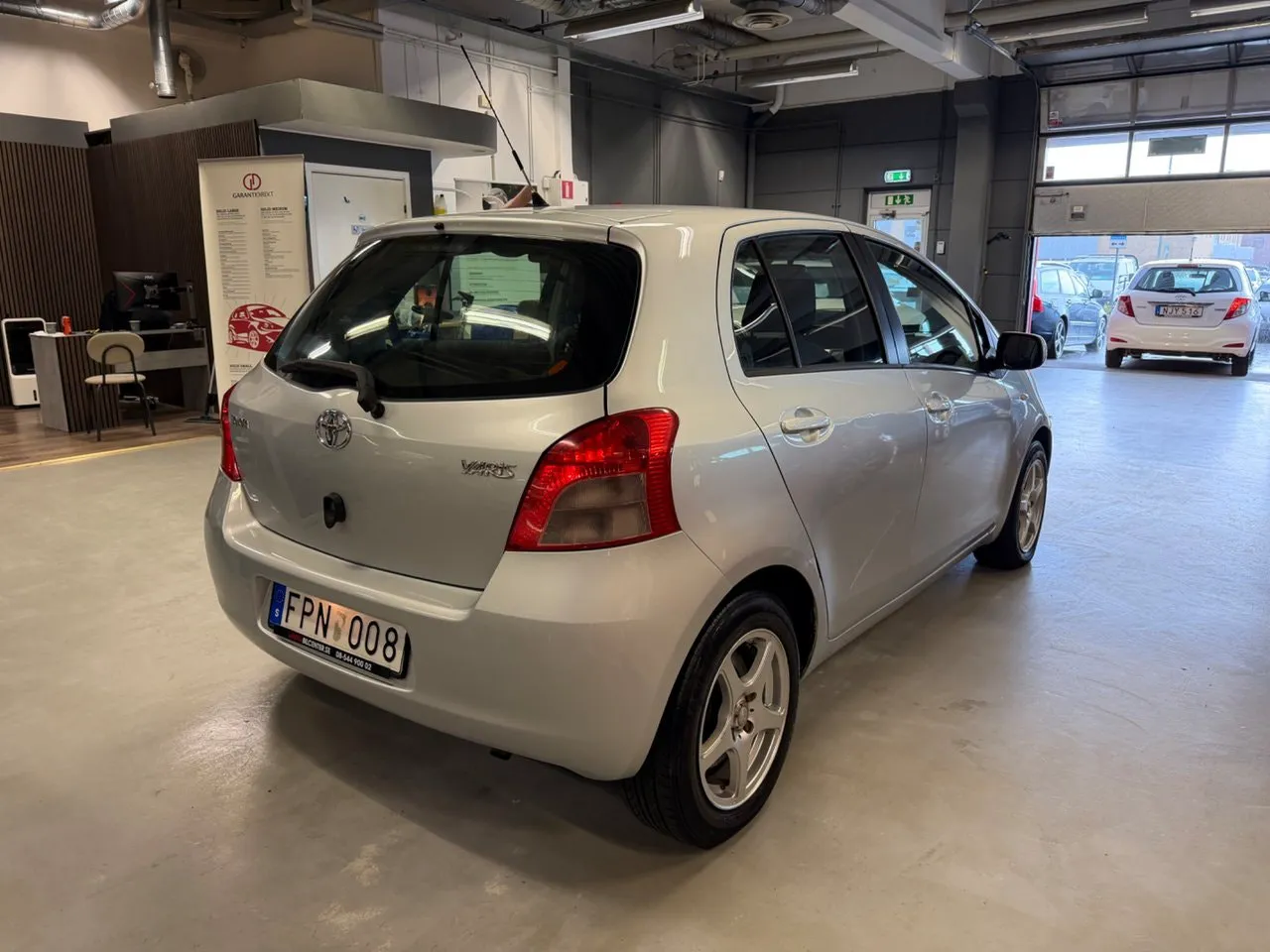 Vehicle image 4