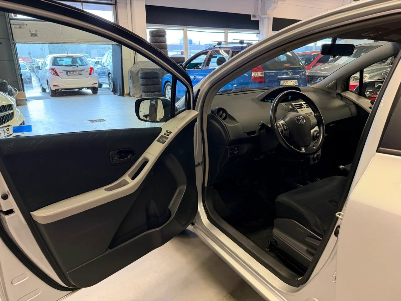 Vehicle image 7