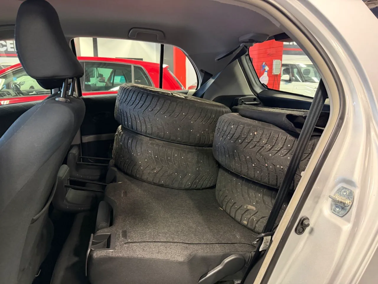 Vehicle image 19