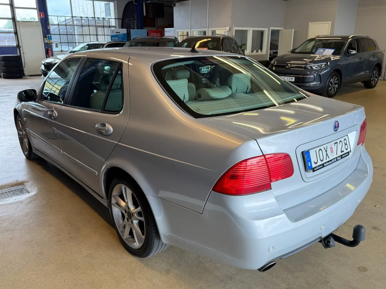 Vehicle image 6