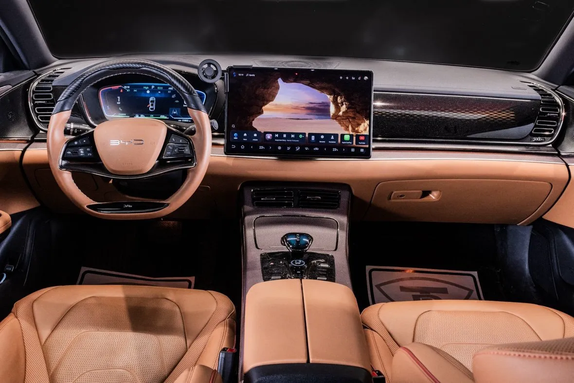 Vehicle image 15