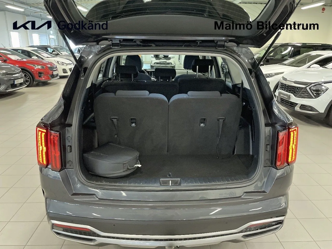 Vehicle image 21
