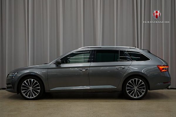 Skoda Superb iV Kombi 1.4 TSI L&K Canton Drag Pano Värmare Navi - 2023