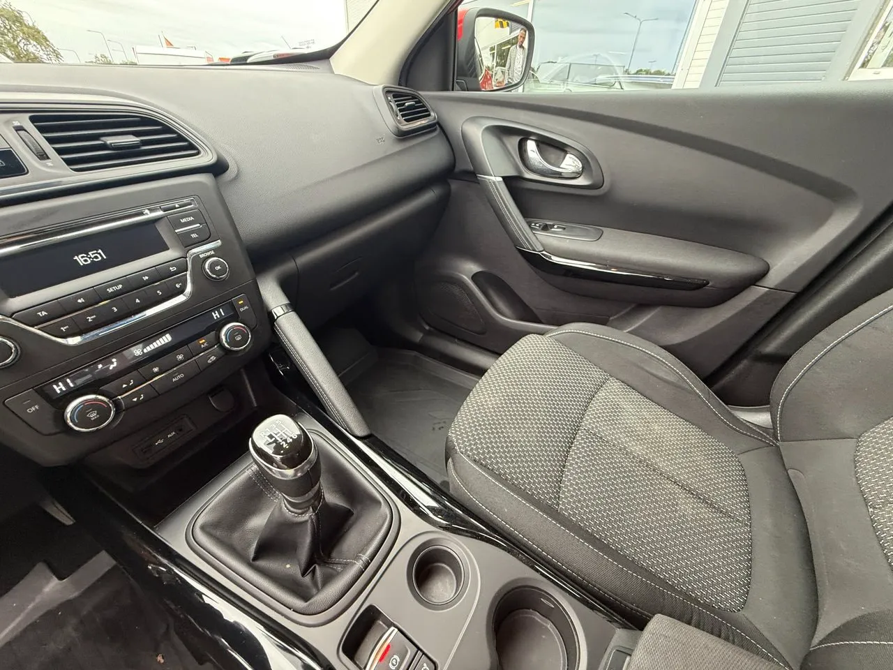 Vehicle image 14