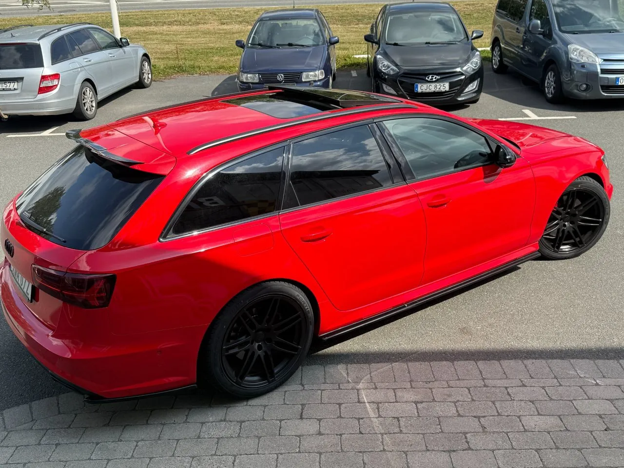 Vehicle image 3