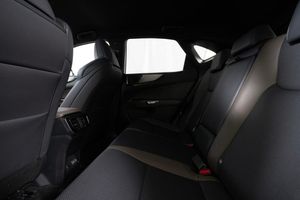 Lexus NX bild 17