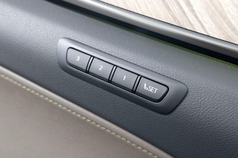 Lexus NX bild 27