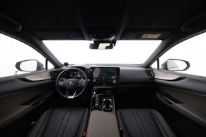 Lexus NX bild 13