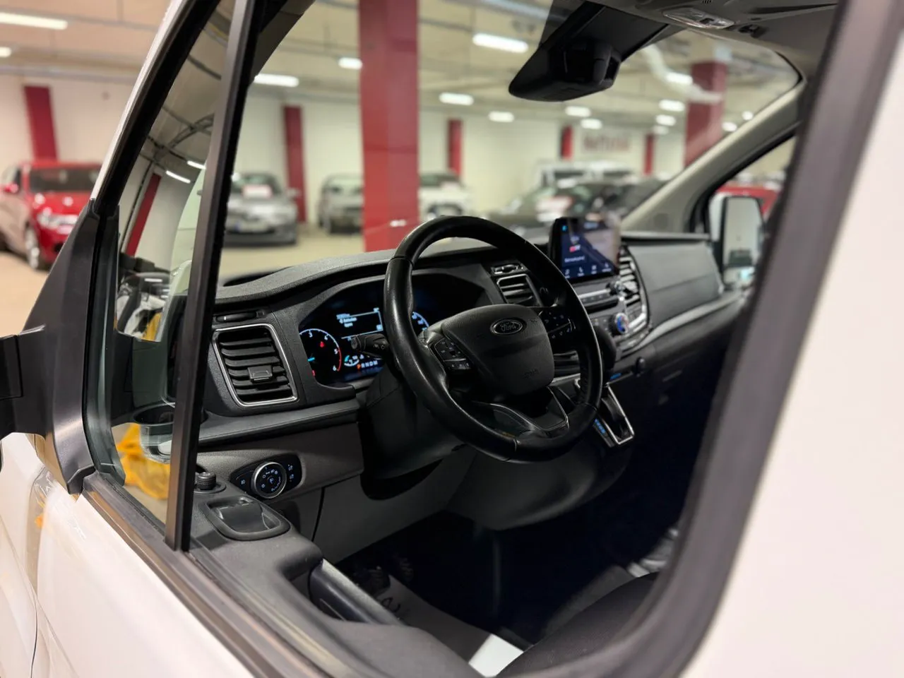 Vehicle image 14